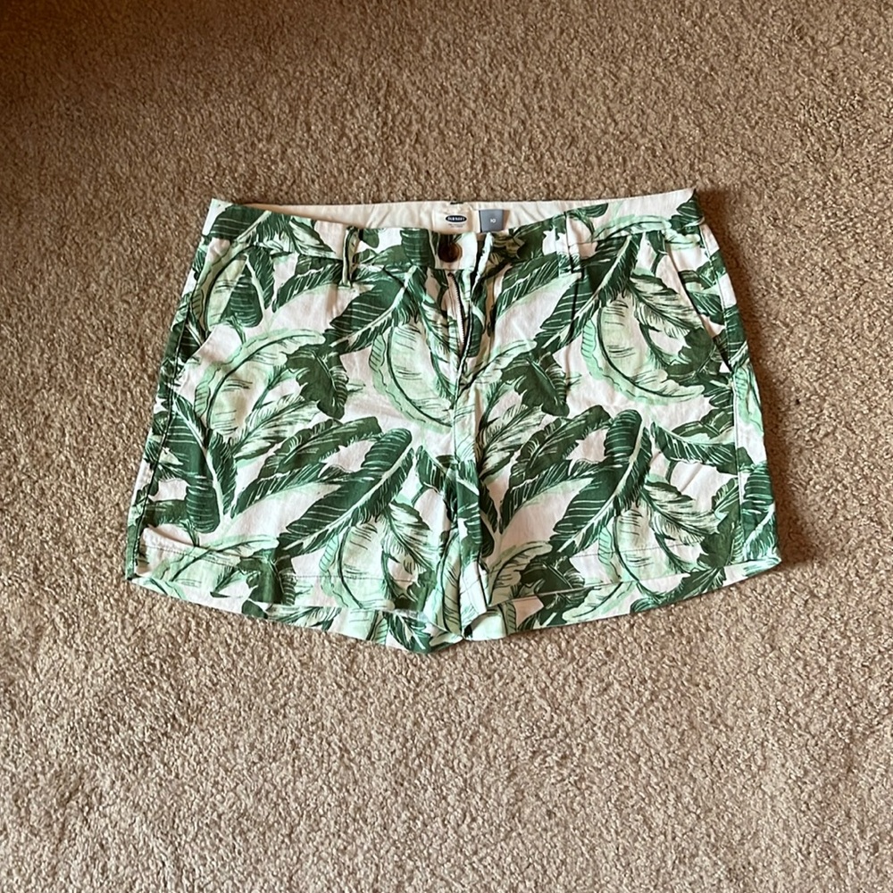 Old Navy light weight shorts. Linen